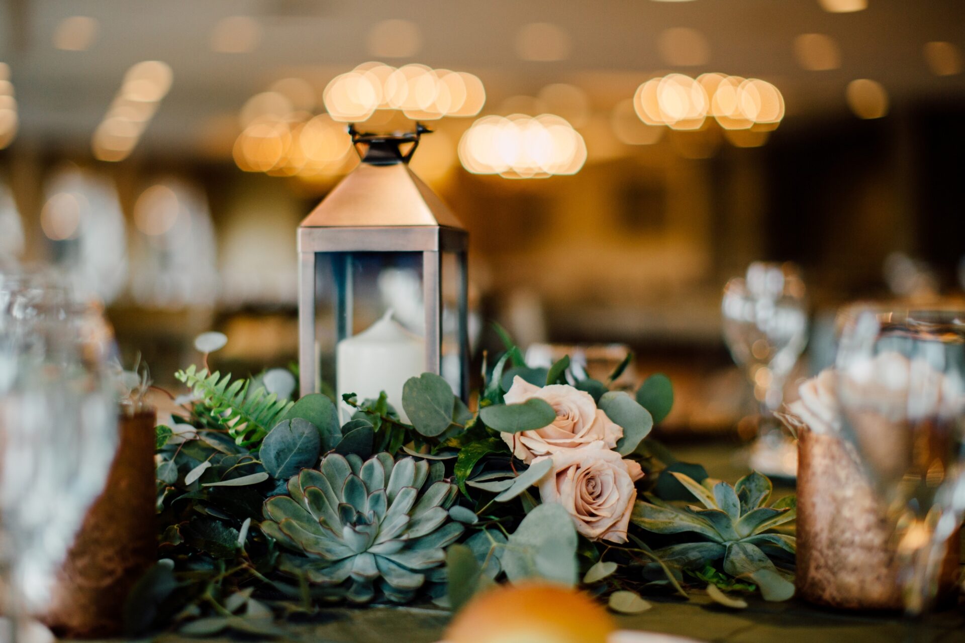Tendencias en decoración de centros de mesa para destacar en cualquier evento